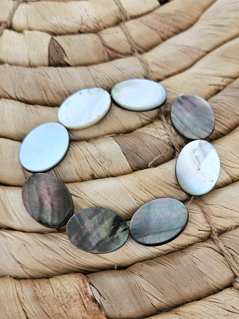 Iridescent Mother of Pearl Oval Stretch Bracelet - NEW